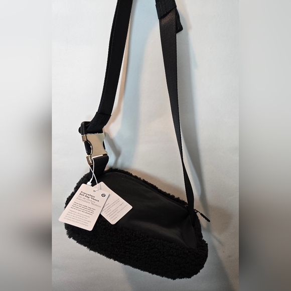 Lululemon Everywhere Belt Bag   Black Sherpa main image 4